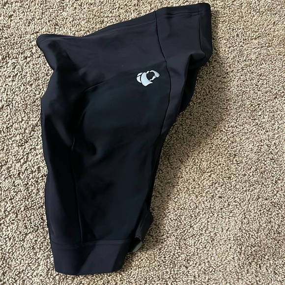 Pearl Izumi Other - Pearl izumi size large padded cycling shorts